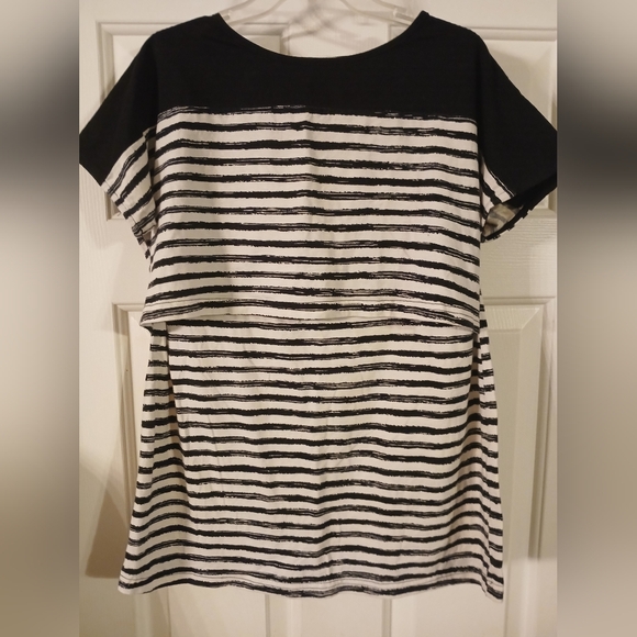 Smallshow Tops - Smallshow Short-sleeve Black & White Striped Nursing Tee Size M
